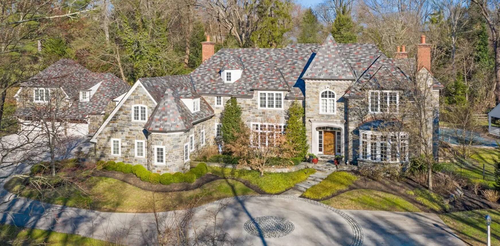 image of a house on the main line